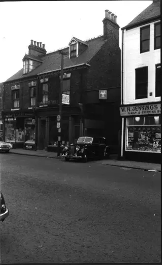 Hessle Road showing Ellyard's taxis 2