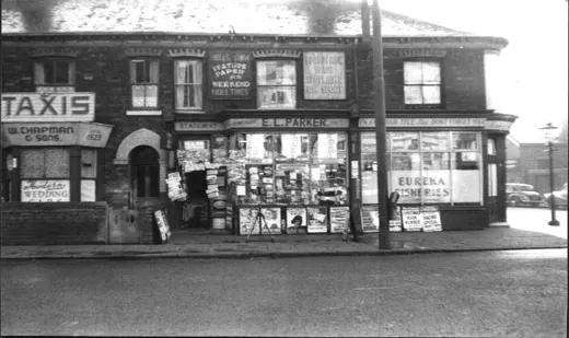 Hessle Road showing Parkers newsagents