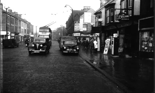 Hessle Road showing Subway Service Station 1