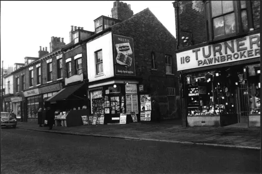 Hessle Road showing Turners and Wellesley Avenue